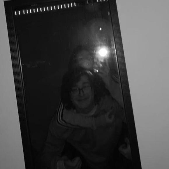 Meet your Posher, Jessica - Picture 1 of 1